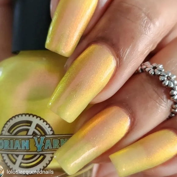 Victorian Varnish Primrose and Honeysuckle - Picture 4 of 4